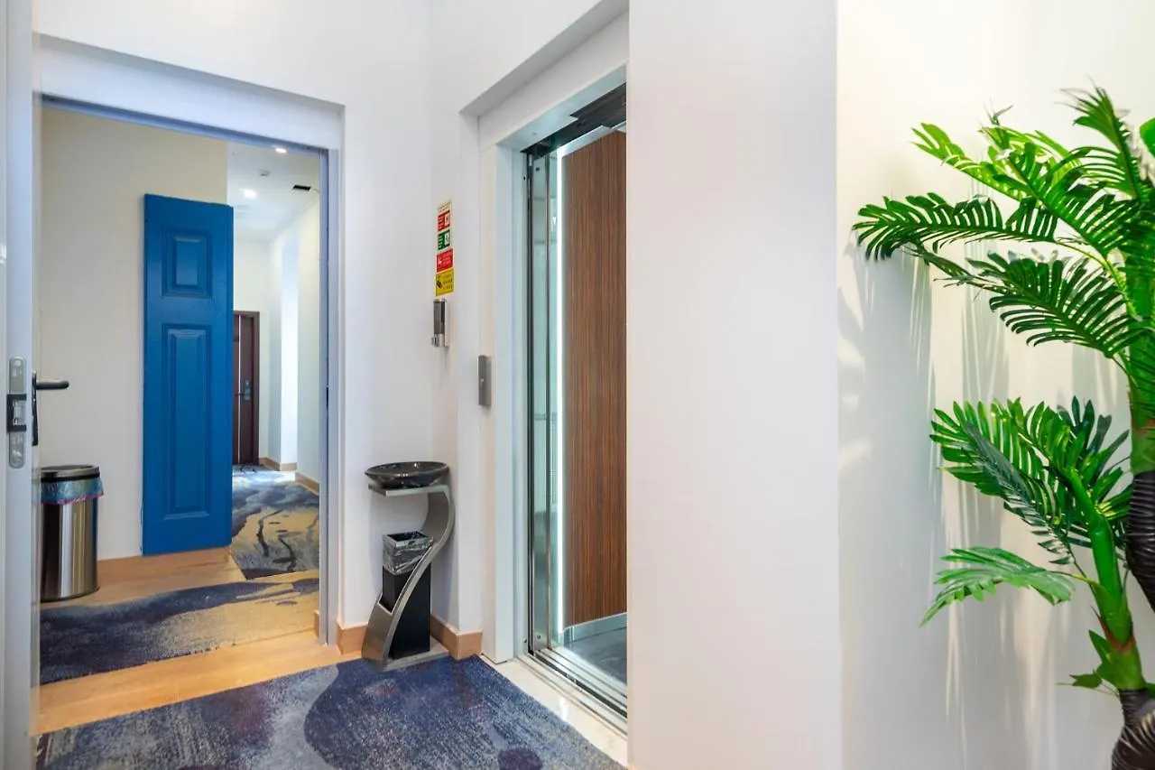 Lisbon 5 Hotel 2*,  البرتغال